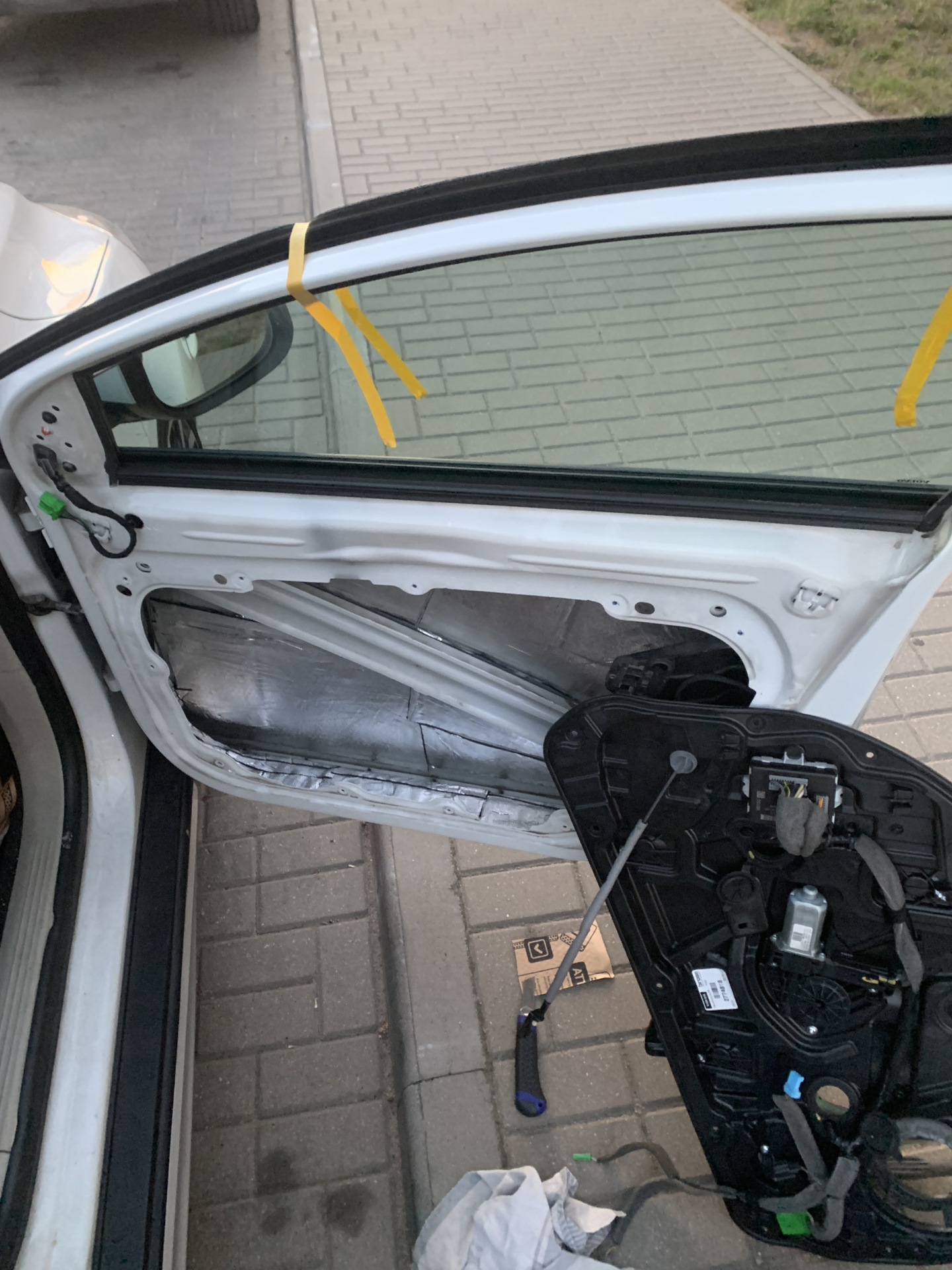 Подготовка к Premium sound или «Шумка. Начало» — Volvo V40 Cross Country, 1,6 л, 2013 года