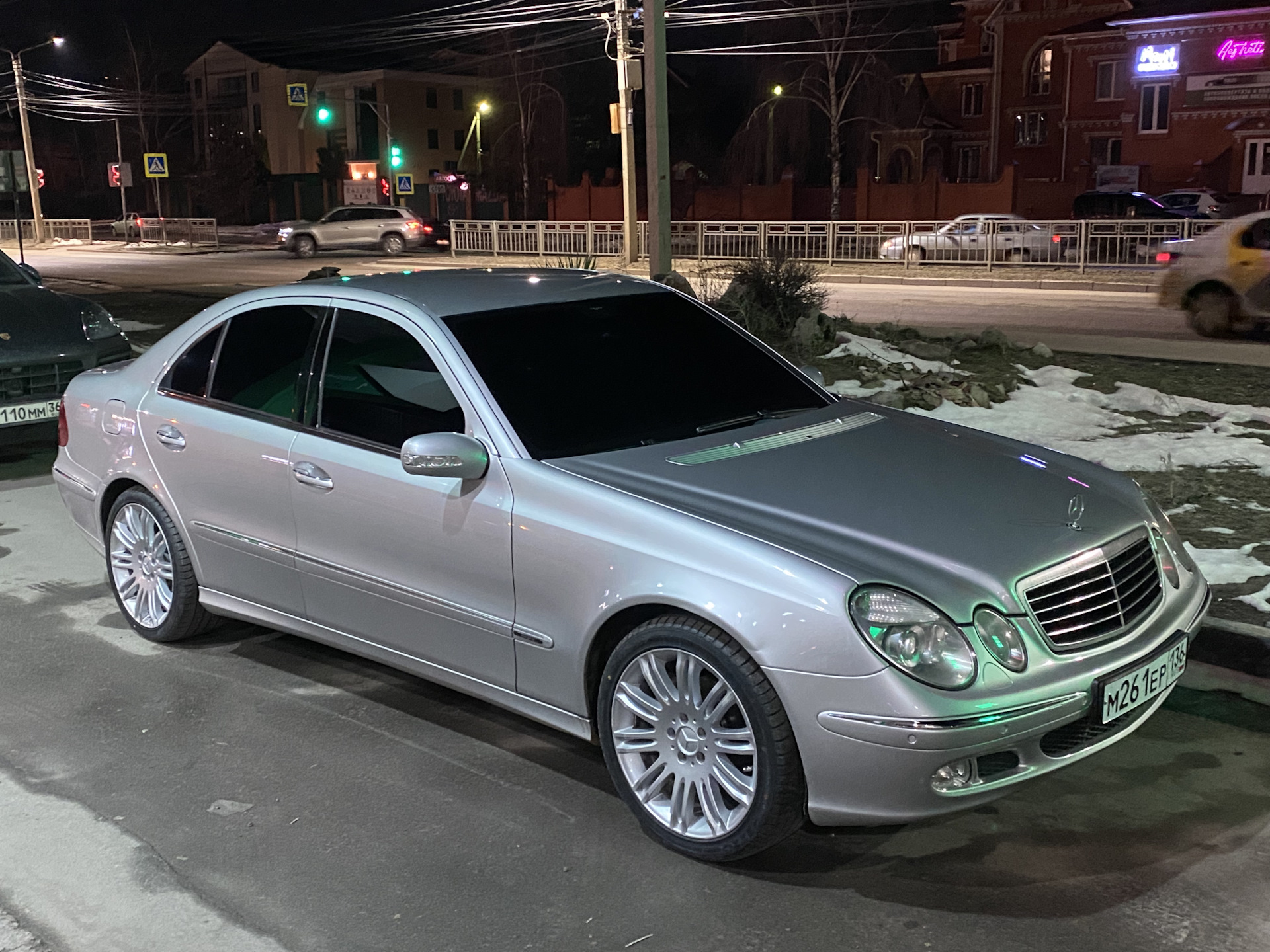 Эстетика старого Мерседеса ( диски 🌚) — Mercedes-Benz E-class (W211), 2,6  л, 2003 года | стайлинг | DRIVE2