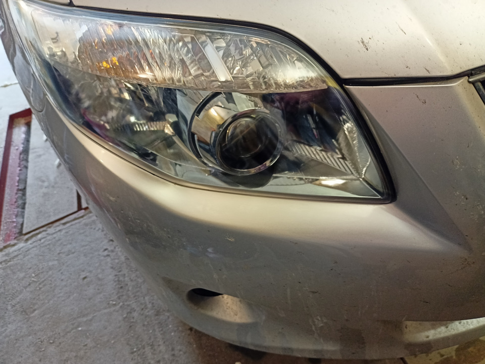 Хим. Полировка фар и фонарь багажника — Toyota Corolla Fielder (E140 ...