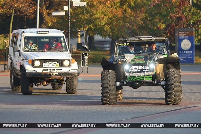 первые фото в прессе) — Toyota Land Cruiser 70