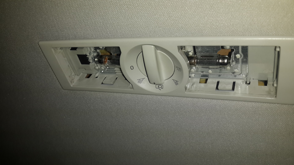 Пассажирский плафон — Volkswagen Sharan (2G)