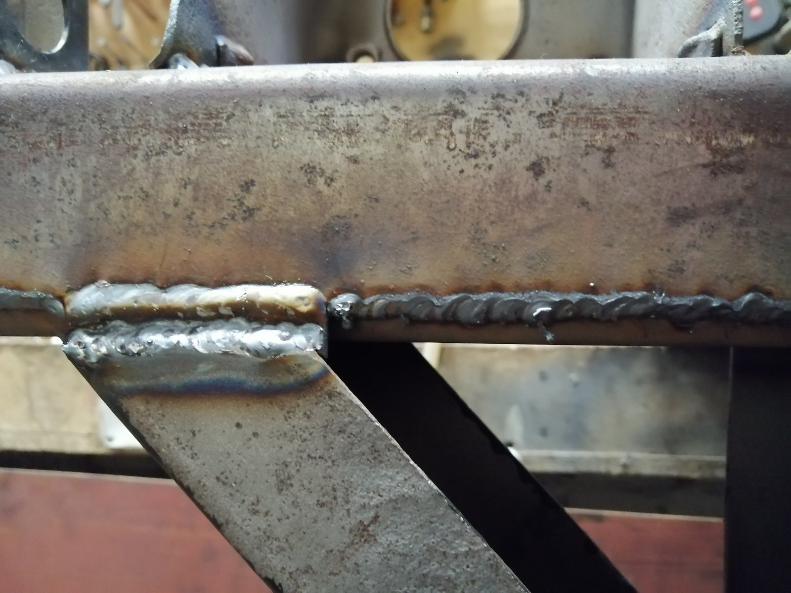 Можно ли варить раму. Сварка рамы газель полуавтоматом. Сварка рамы камаз технология. Сварка рамы камаз. Сварка рамы газель.