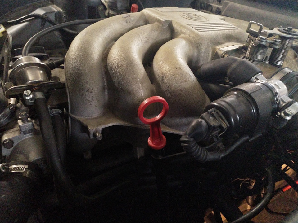 Заменил крышку маслозаливной горловины и щуп — BMW 5 series (E34), 2,5 ...