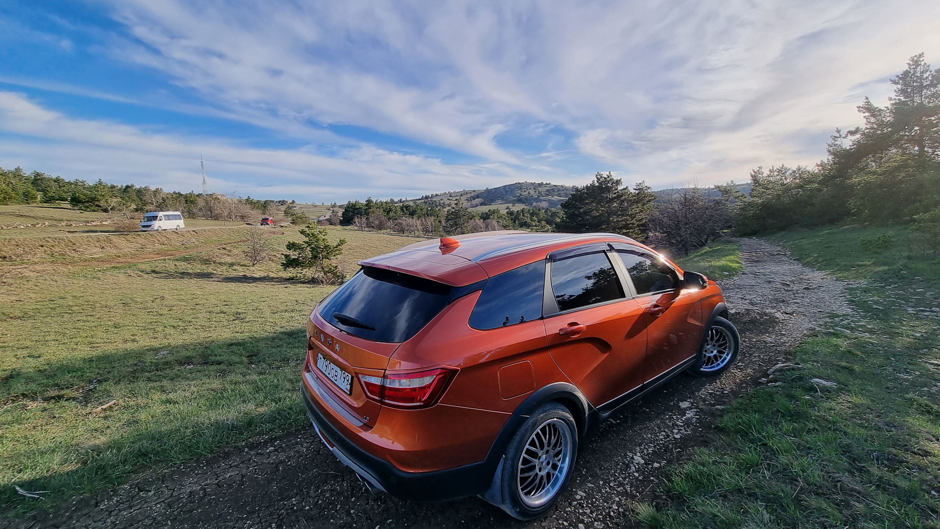 Lada Vesta SW Cross 1.8 бензиновый 2017 | 🔸РЫЖАЯ🔸 на DRIVE2