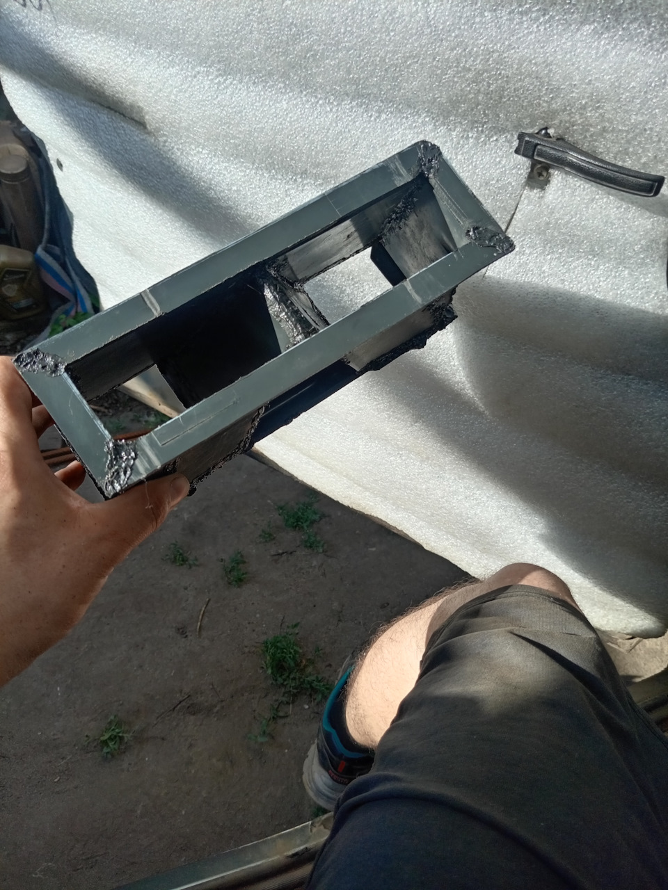 Сделал отбортовку сзади, за одно выровнял не ровные пиленые края — Lada 2120 Надежда