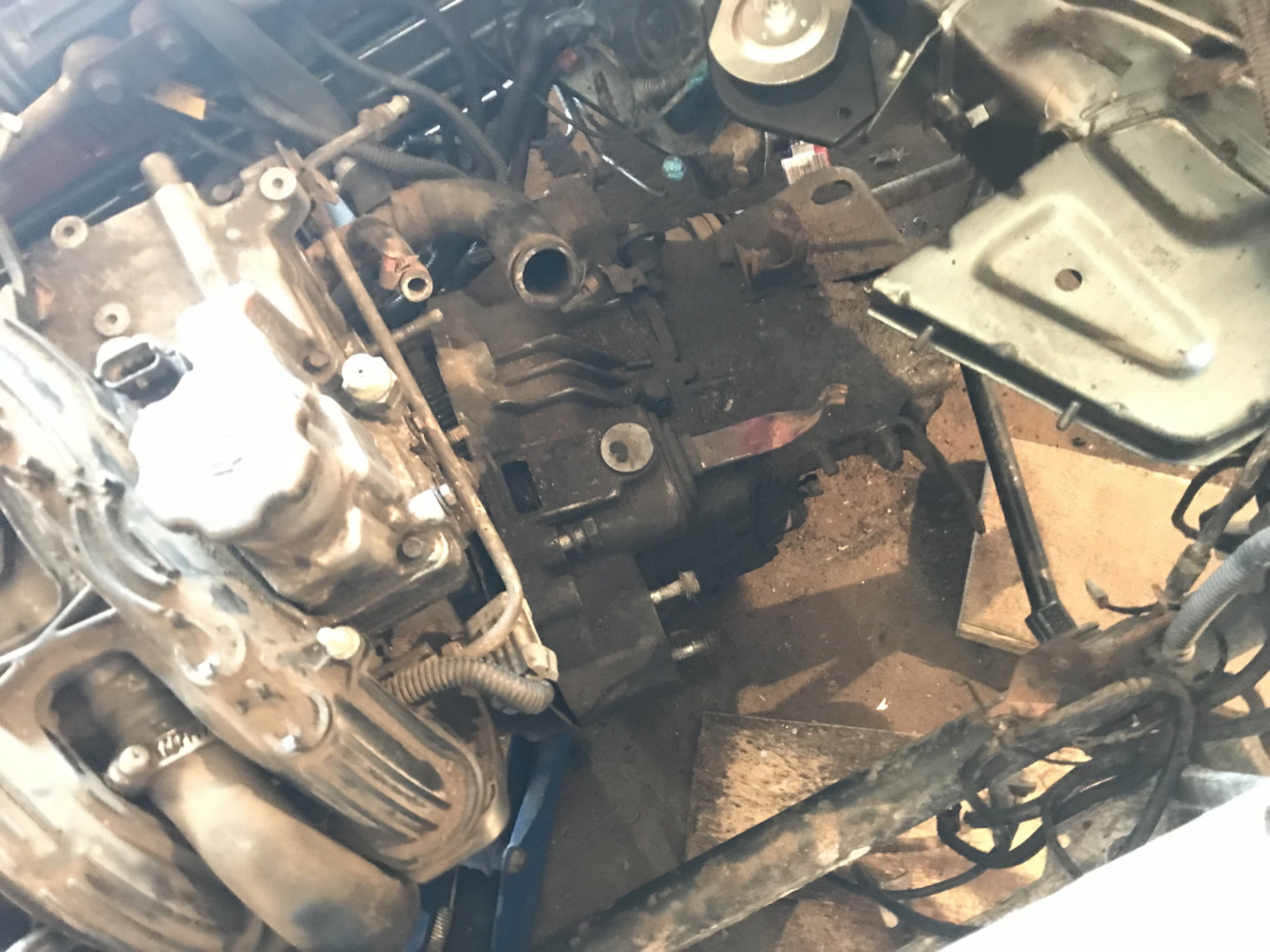 Антикор, выхлоп, топливный бак и вброс двигателя — Lada Приора седан, 1 ...