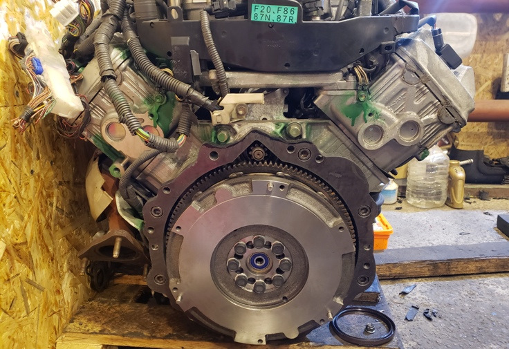 Венец остается родной, автоматный. Маховик устанавливается через ту самую проставку 29мм. — Toyota Altezza