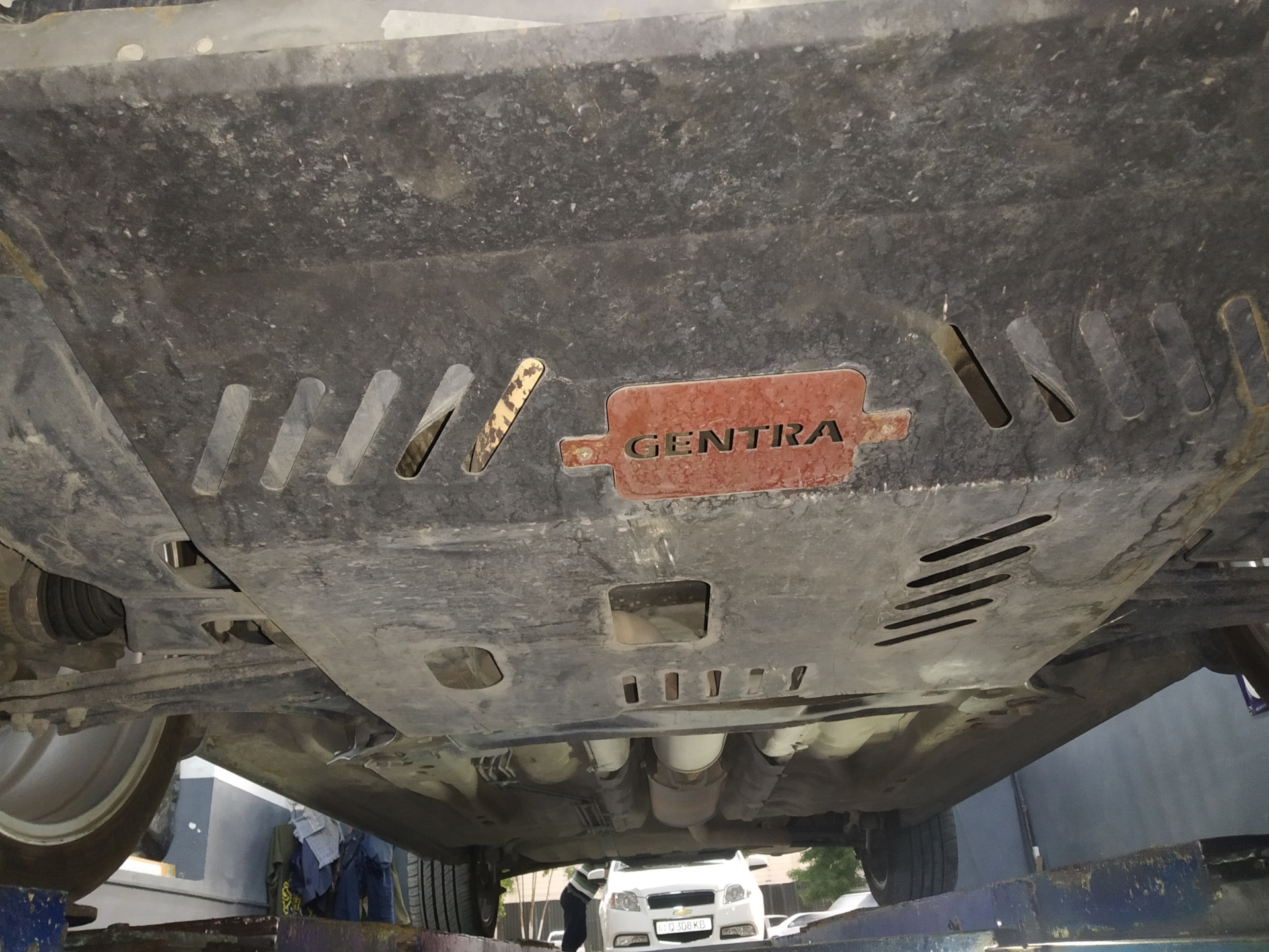 Защитка картера — Chevrolet Lacetti Sedan, 1,8 л, 2010 года | просто ...