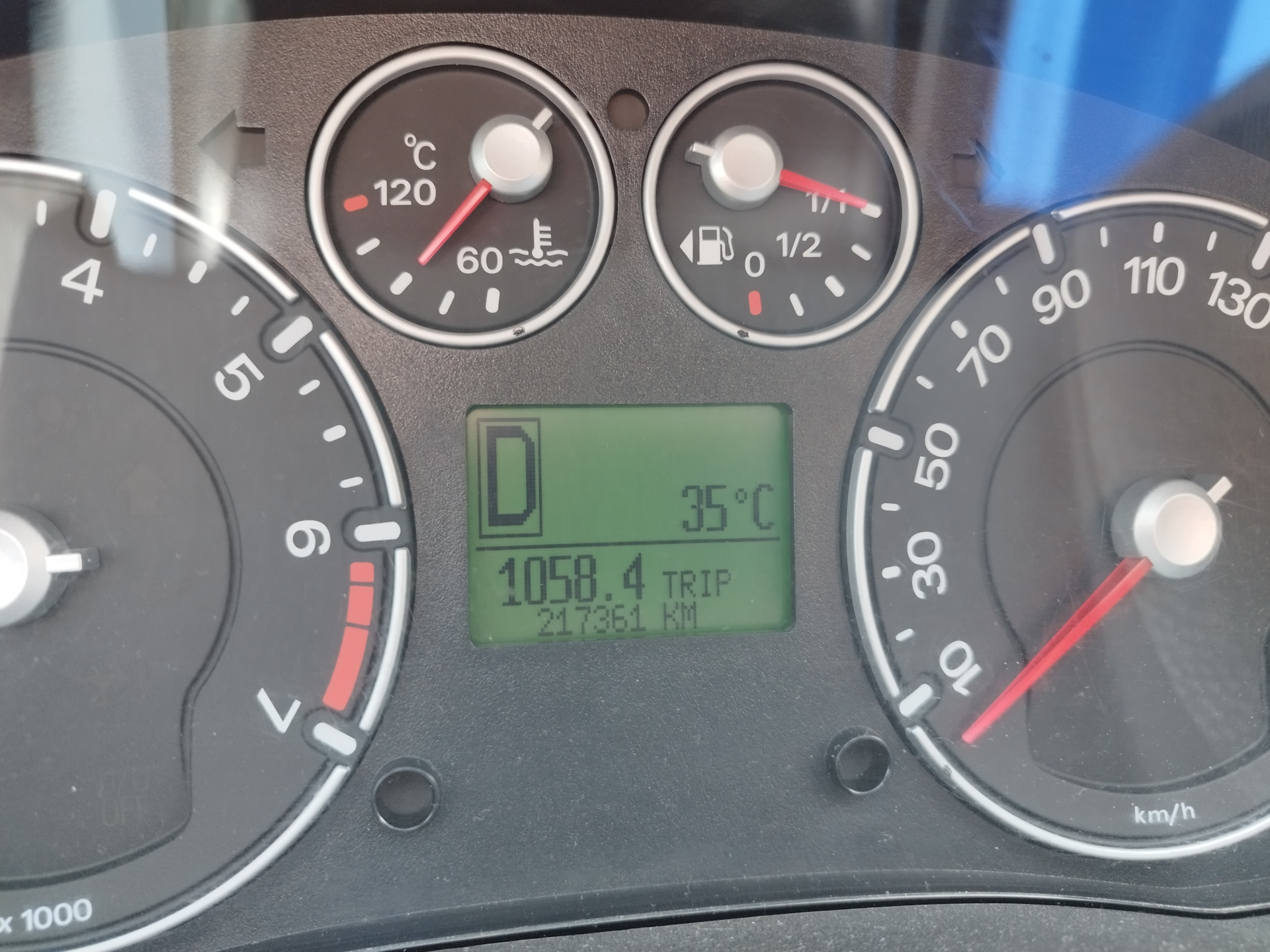 Замена резистора вентилятора охлаждения — Ford Fiesta (Mk V), 1,6 л ...