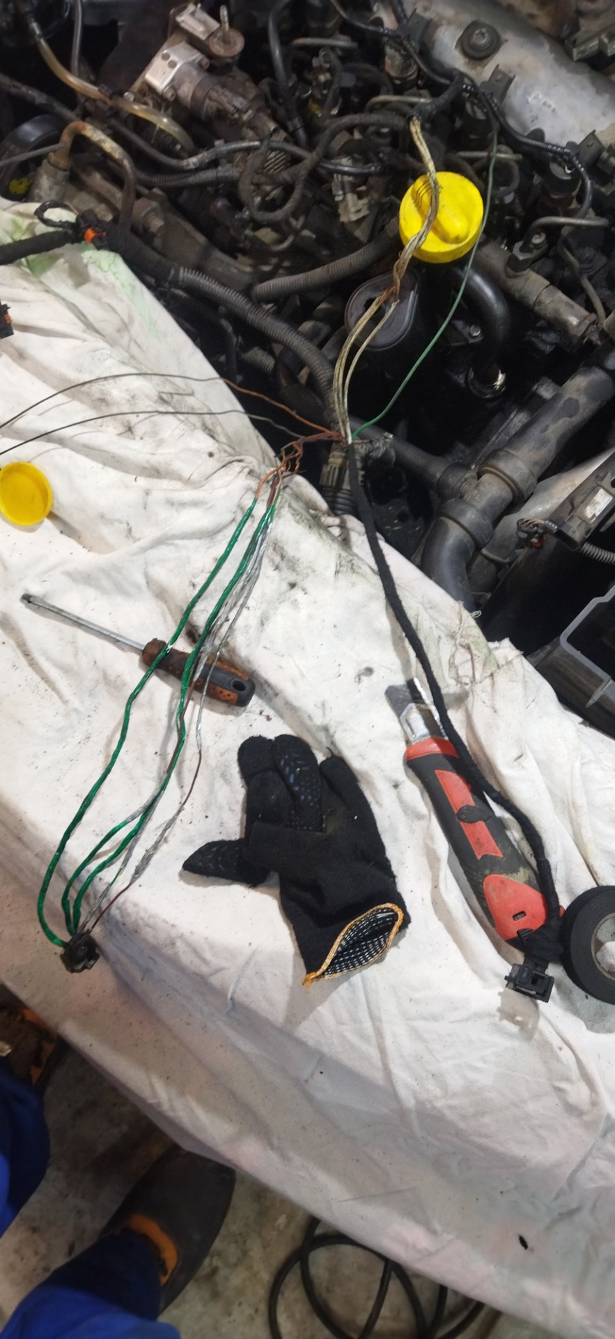 Восстановление проводки — Renault Laguna II, 1,9 л., 2002 года ...