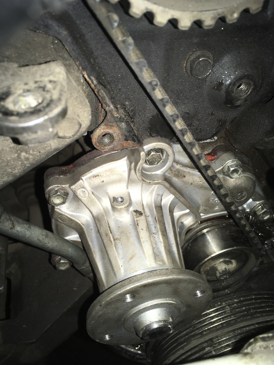 замена помпы спринтер