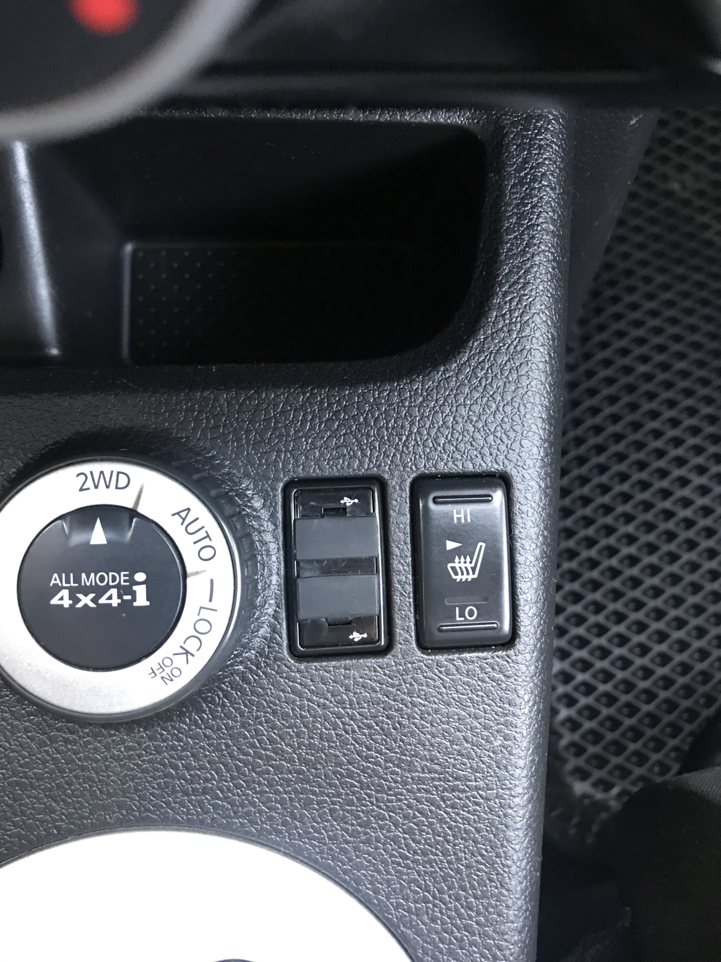 USB зарядка вместо заглушки — Nissan X-Trail II (t31), 2,5 л, 2008 года ...