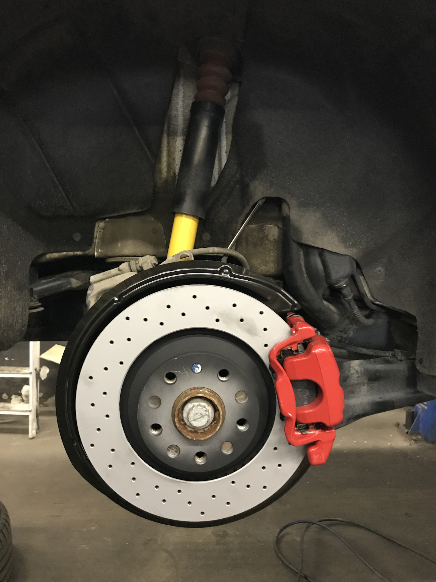 Замена тормозных колодок йети. BREMBO Tiguan 5л. Тормоза Шкода Йети. BREMBO bm5 Passat. 282 Тормоза Yeti.