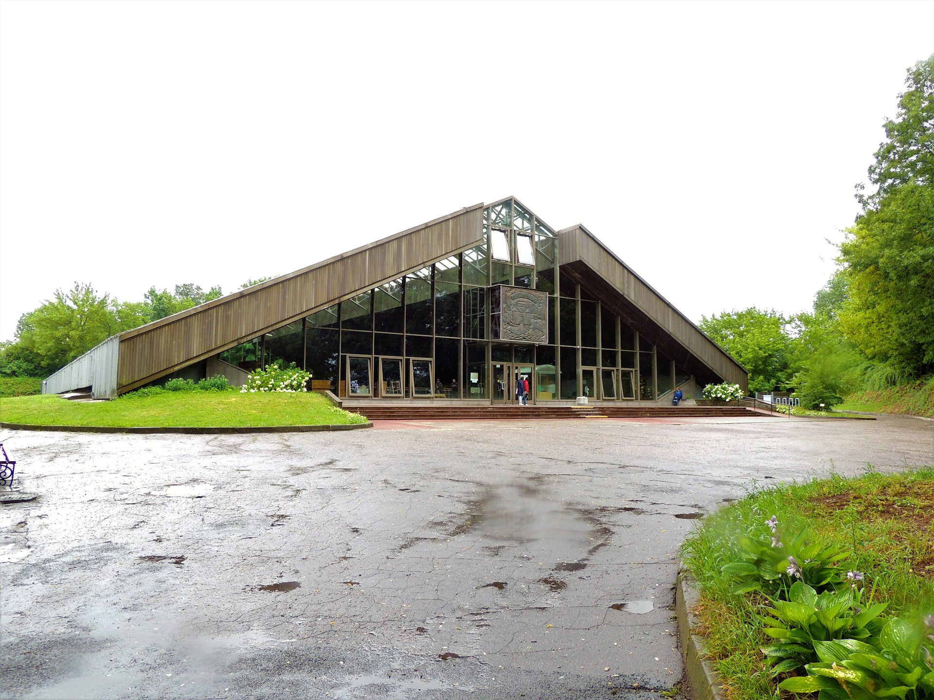 Современная архитектура стамбула. Здание штаб квартиры центрального телевидения в пекине рема колхаса. Туров 13 век 35 сооружений. Сооружение 13. Сооружение 13.