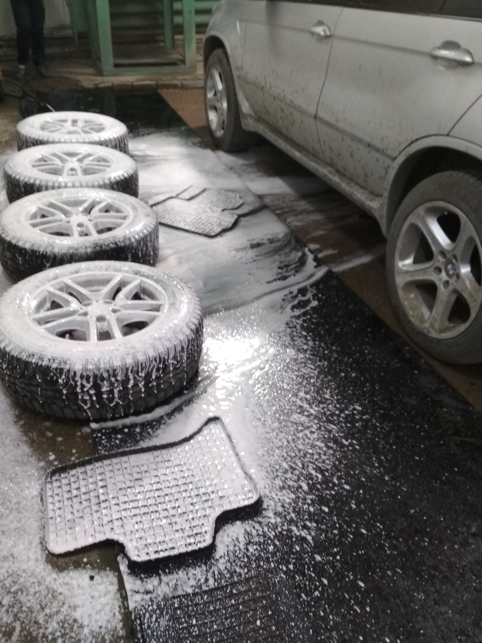 Директор 5 колесо. Стенд для автомойки колес wulkan 200 (6051). 5 колес мойка. Мойка для колес велосипеда. Автомойка на колесах.