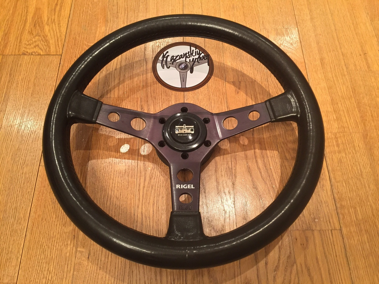 Руль японский деревянный с лепестком. Руль eva. Т30 руль. Руль eva. Руль eva.