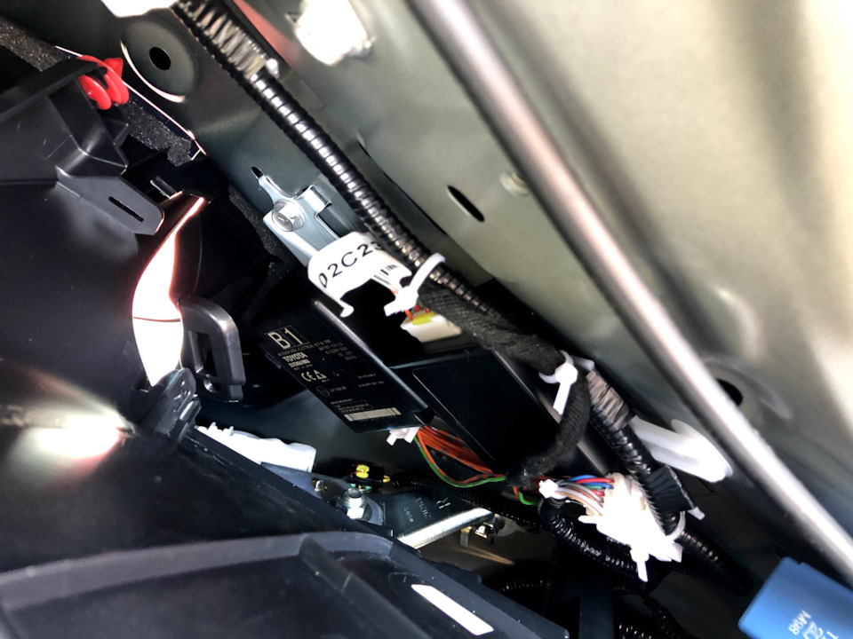 Фото в бортжурнале Toyota RAV4 (5G)