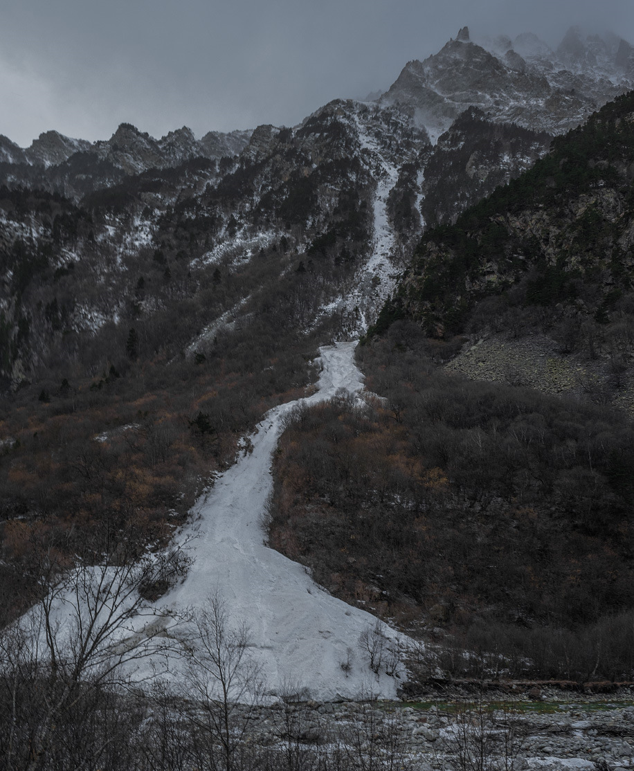 Ущелье лавин. Черекская теснина зимой. Фотографии Карасу Черекского района. Черекский карьер. Черекское ущелье и Старая дорога блогер Геннадий Михайлов ДЗ.