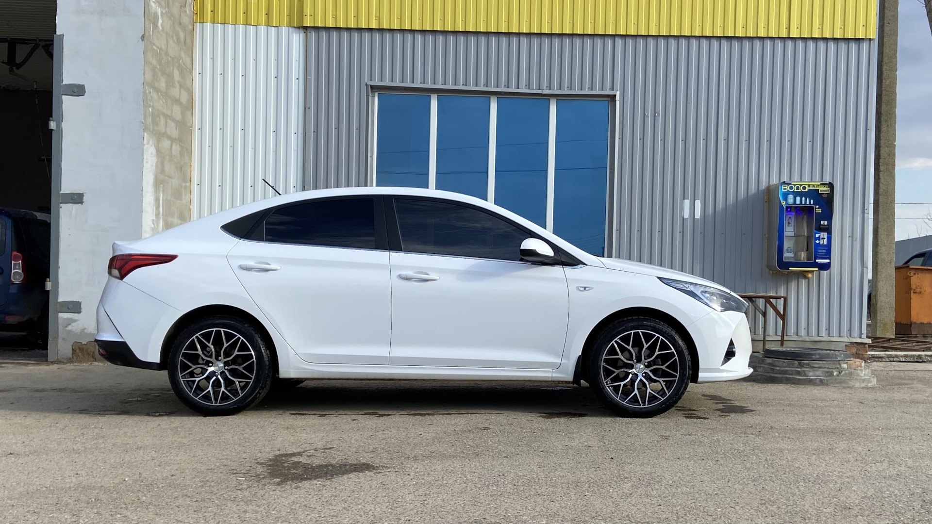 Hyundai Solaris (2G) 1.6 бензиновый 2021 | на DRIVE2