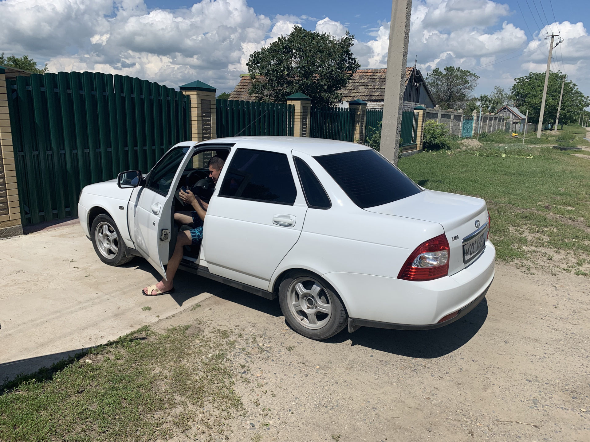 Покупка автомобиля — Lada Приора седан, 1,6 л, 2013 года | покупка ...