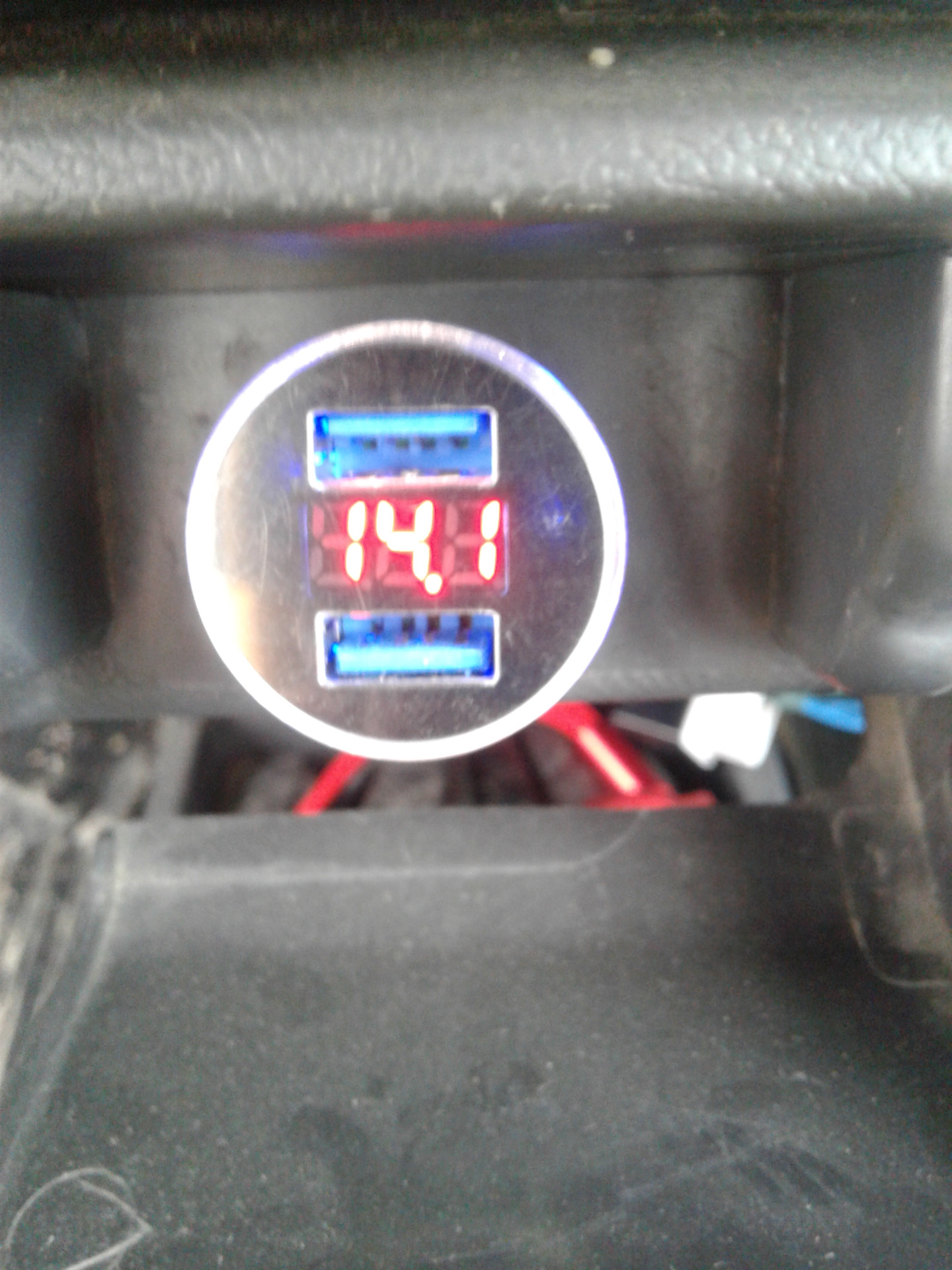 Недозаряд АКБ от генератора, слабое свечение значка АКБ на приборке ...