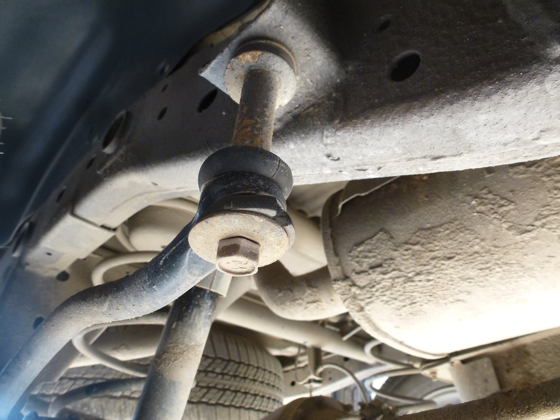 задний стабилизатор паджеро 2