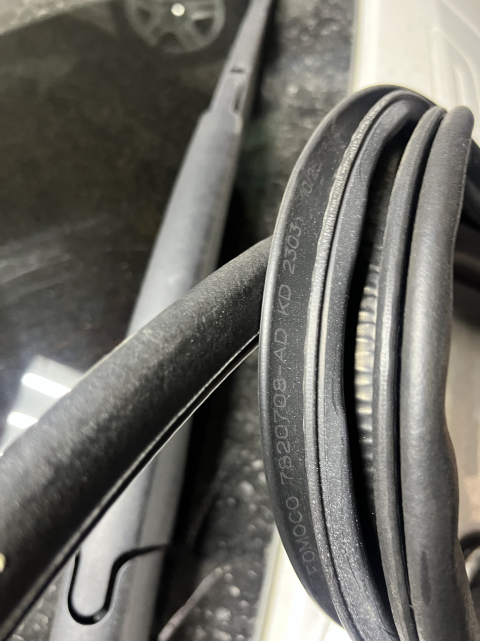 Доработка уплотнителей дверных проемов — Ford Edge (1G), 3,5 л, 2014 ...