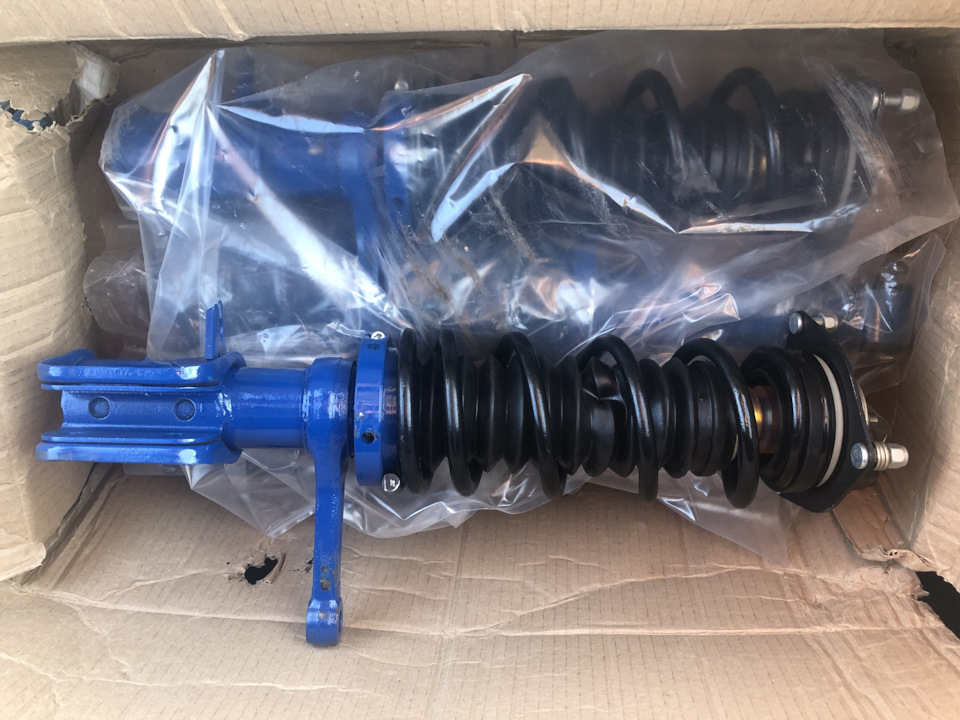 Установка винтовых стоек — Lada Приора хэтчбек, 1,6 л, 2013 года ...