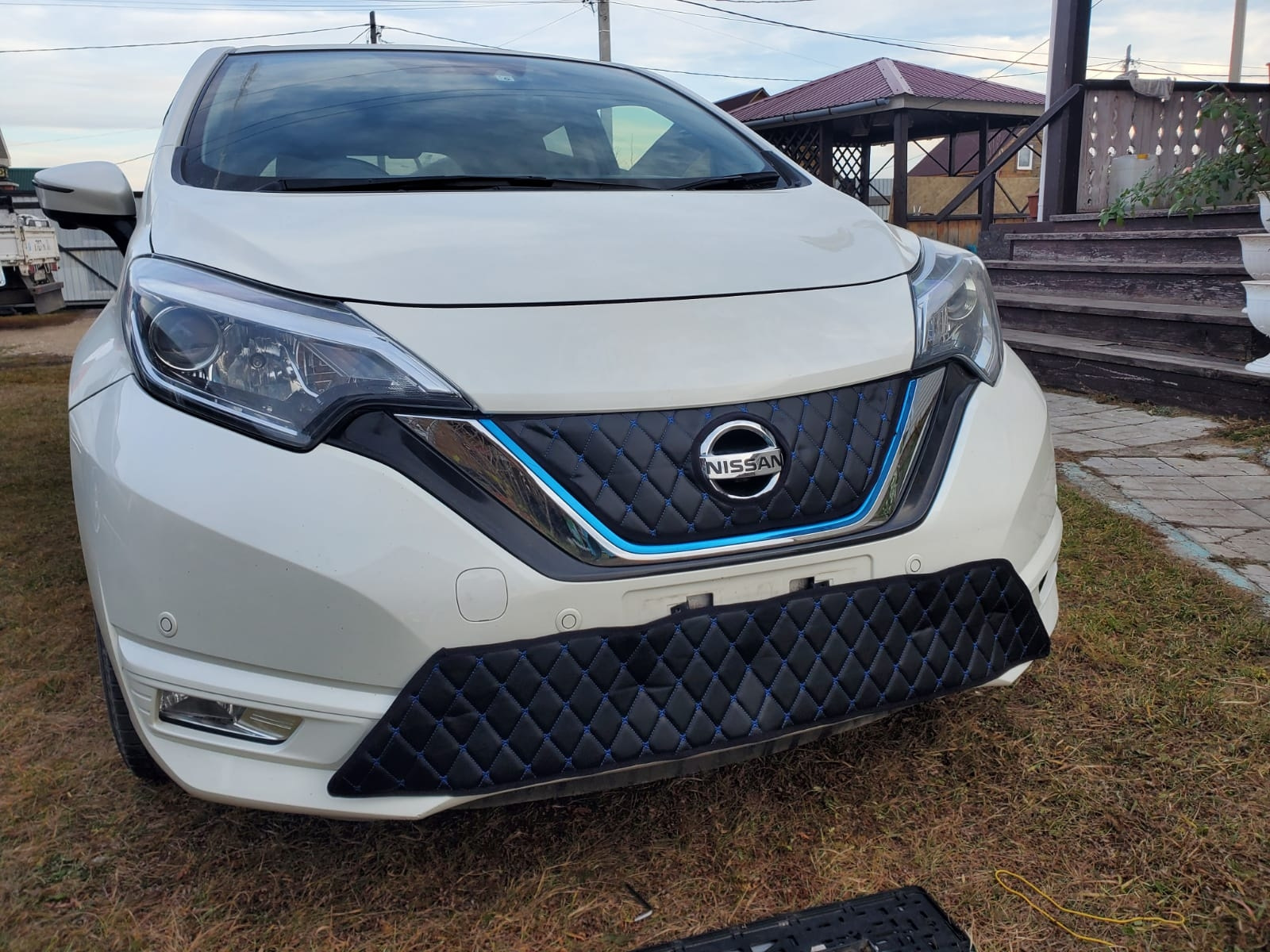 Утеплитель радиатора на Nissan Note E12 2016-2020 — Nissan Note e-Power,  1,2 л, 2017 года | аксессуары | DRIVE2