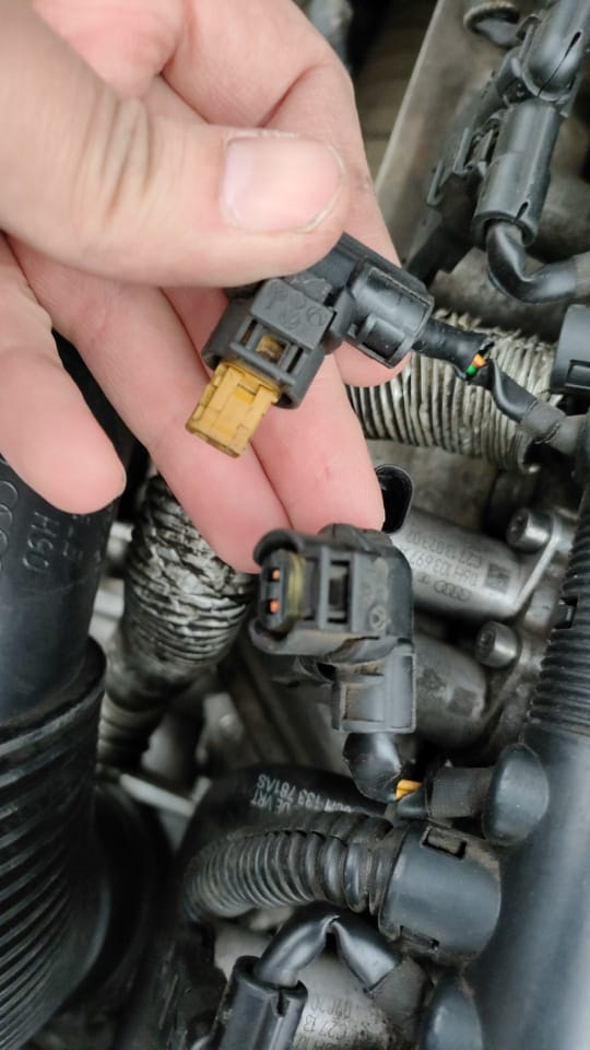 Сломалась фишка соленоида valvelift — Audi A5 (1G), 2 л, 2009 года ...