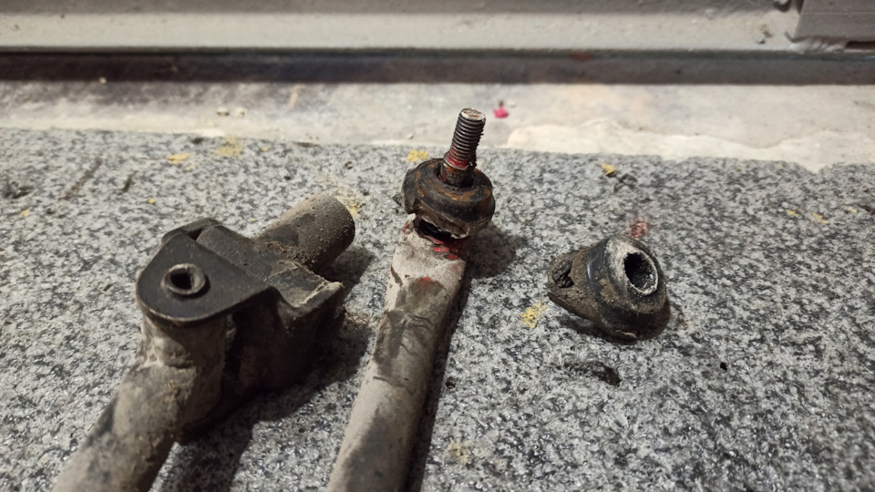 Новые запчасти на москвич святогор