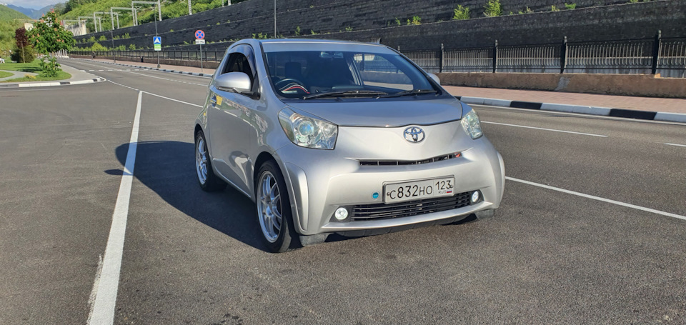 Toyota IQ ev 2013