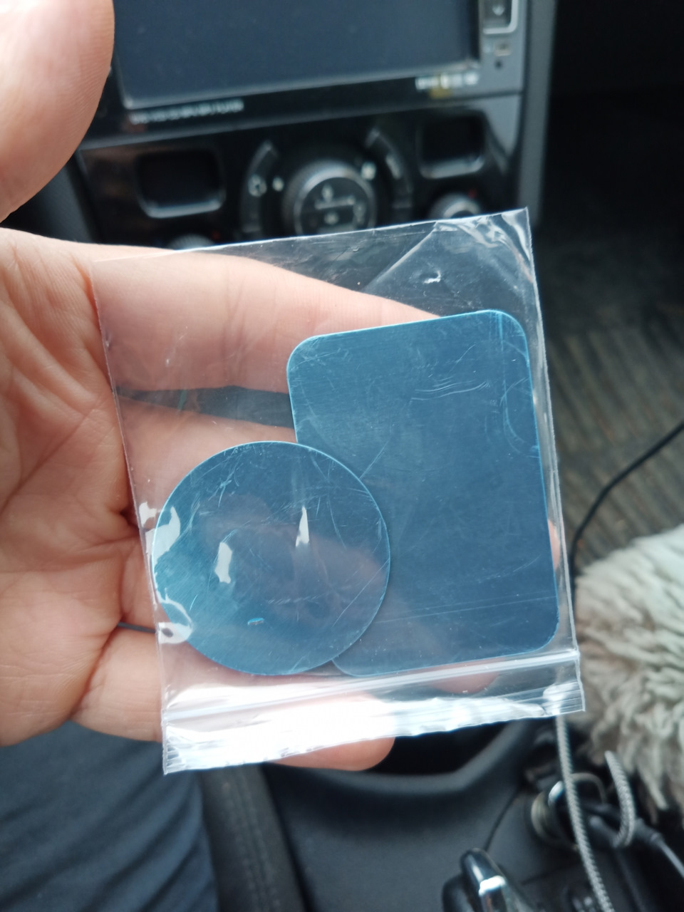 Две пластинки в комплекте — Peugeot 408 (1G)