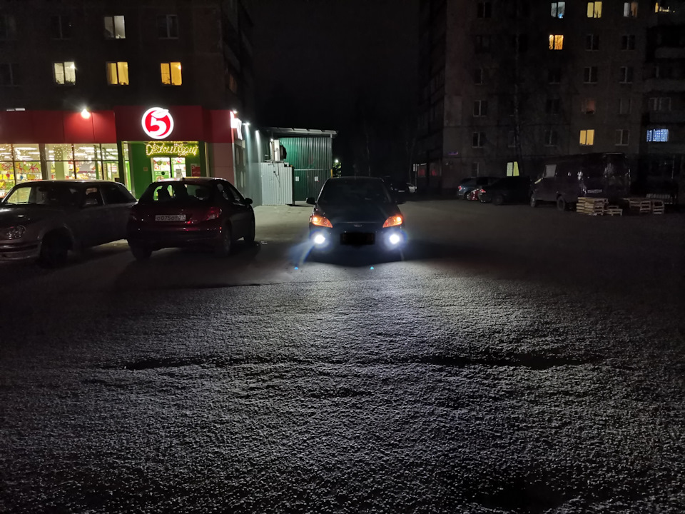 Установка противотуманных фар — Ford Focus Hatchback II, 1,6 л, 2008 ...