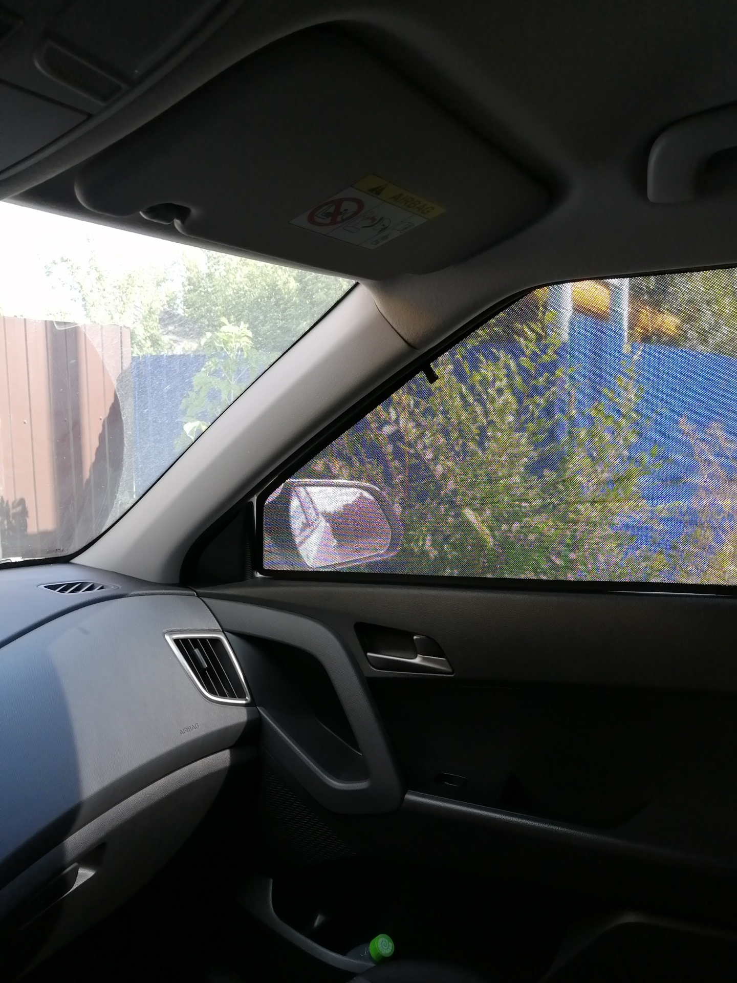 Шторка крета. Hyundai Creta шторка. 50% Тонировка Крета. Шторки  тканевые на окнах на Хендай Крета 2. Крета тонировка передних стекол.