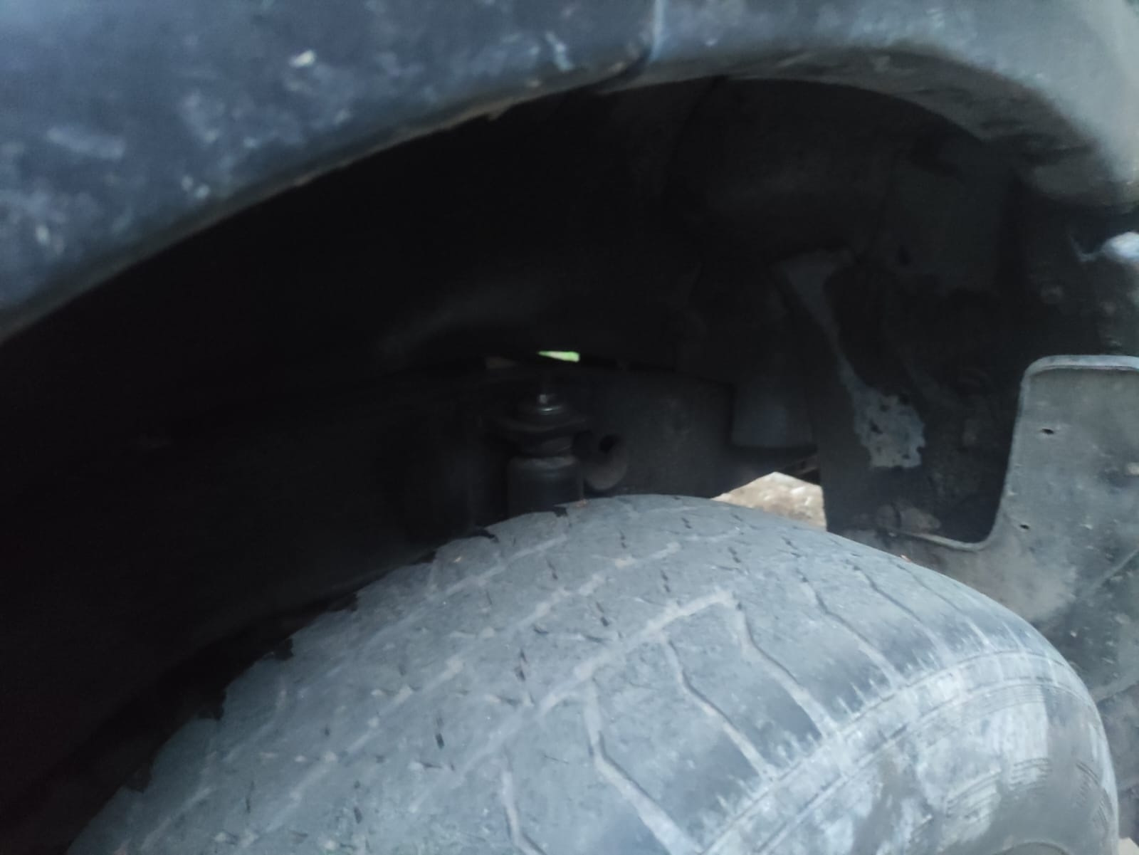 Верхнее крепление заднего амортизатора. — Opel Frontera B, 2,2 л, 1999 ...