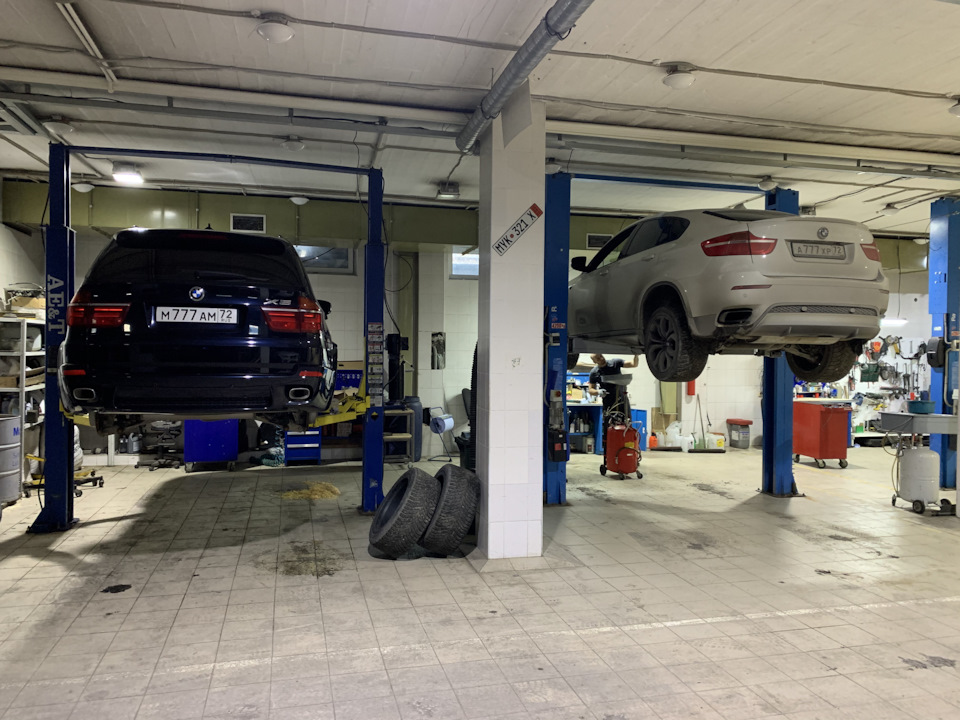 Порвался пыльник на переднем приводе — BMW X6 (E71/E72), 4,4 л, 2011 ...