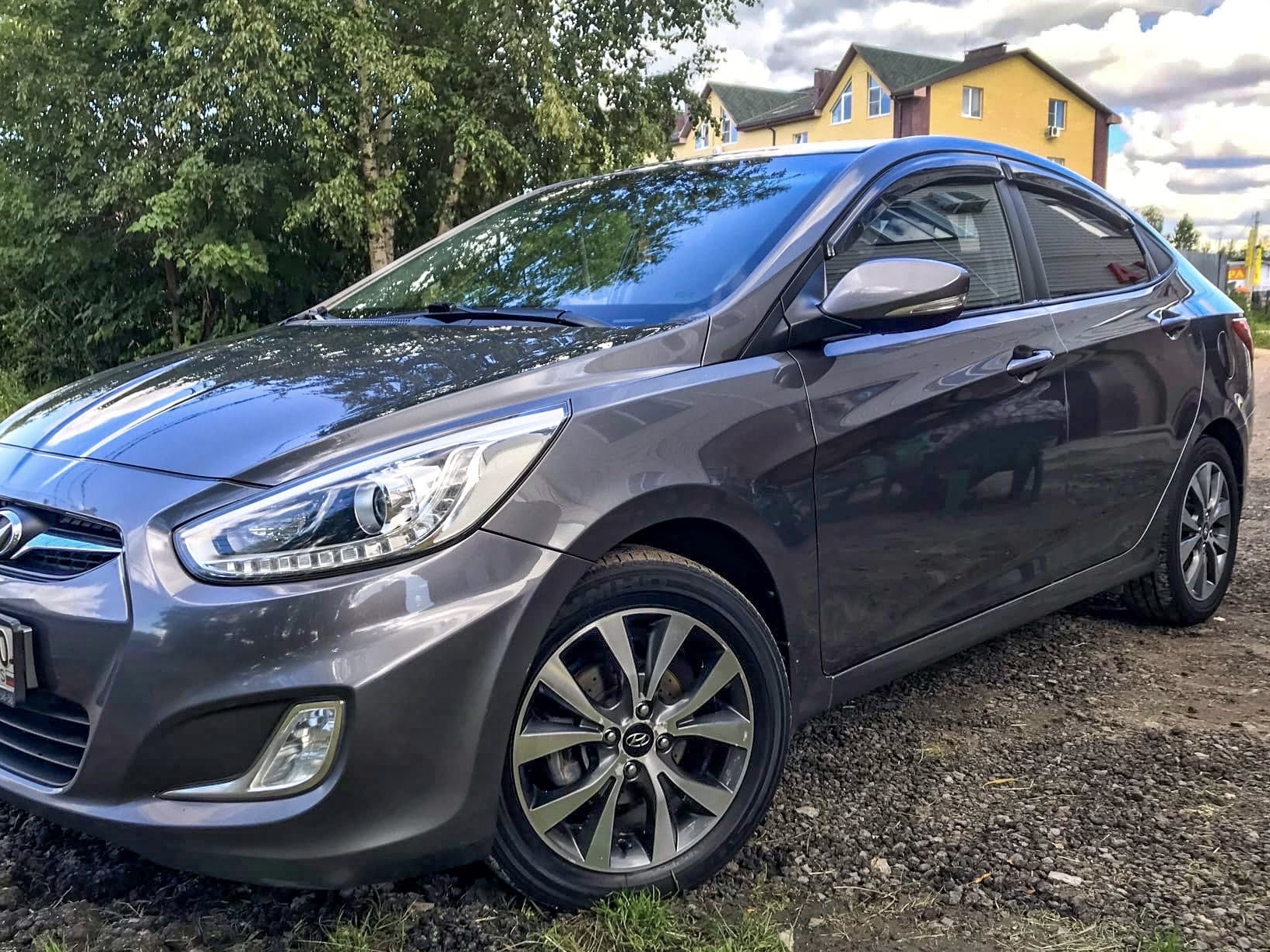 Хендай солярис 300. Hyundai solaris 2013. Солярис за 300 прикол. Hyundai 300 motor. Hyundai solaris 2015 автомат.