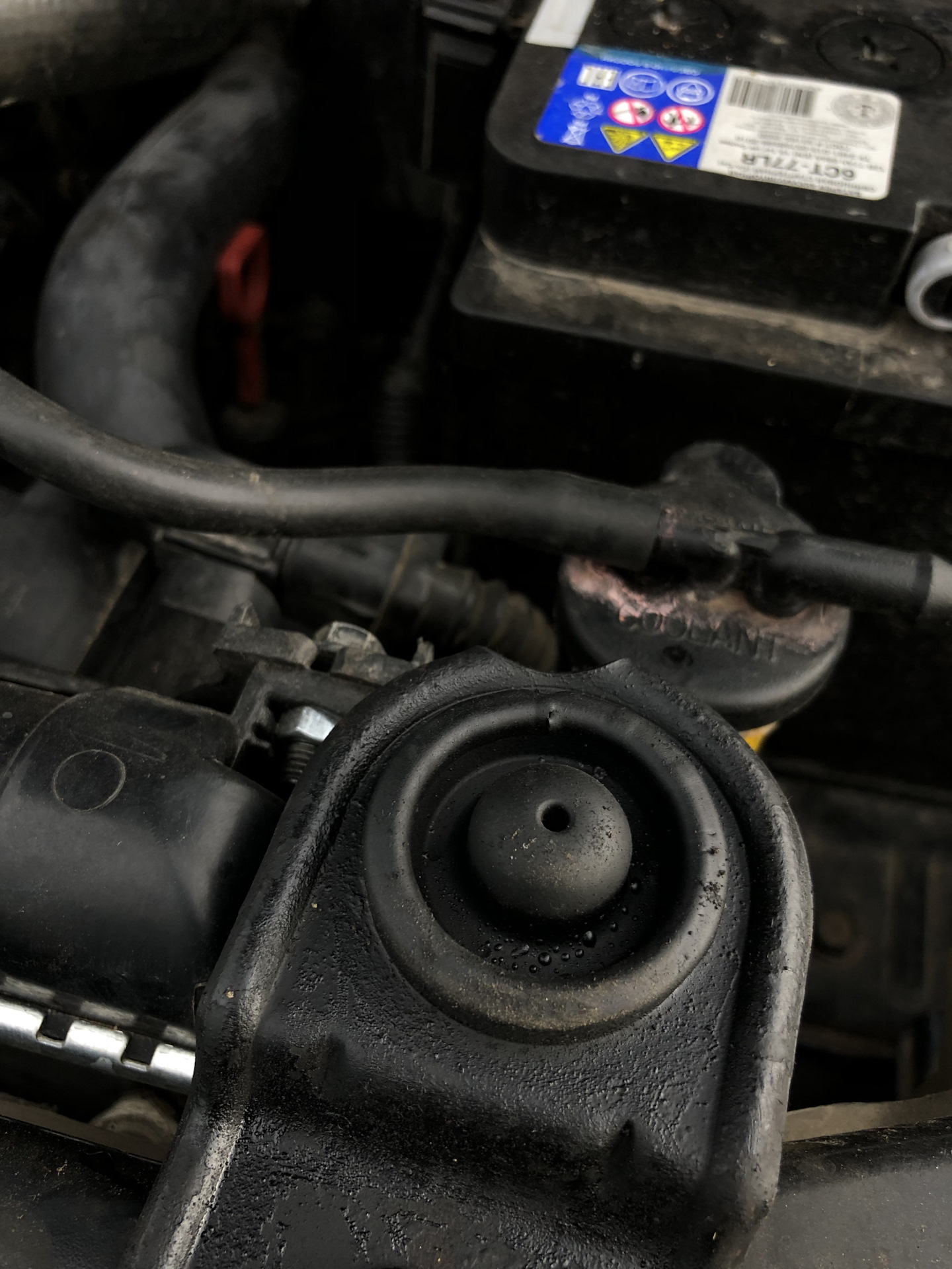 #5 Втулки радиатора — Hyundai Sonata IV (EF), 2,7 л, 2008 года ...