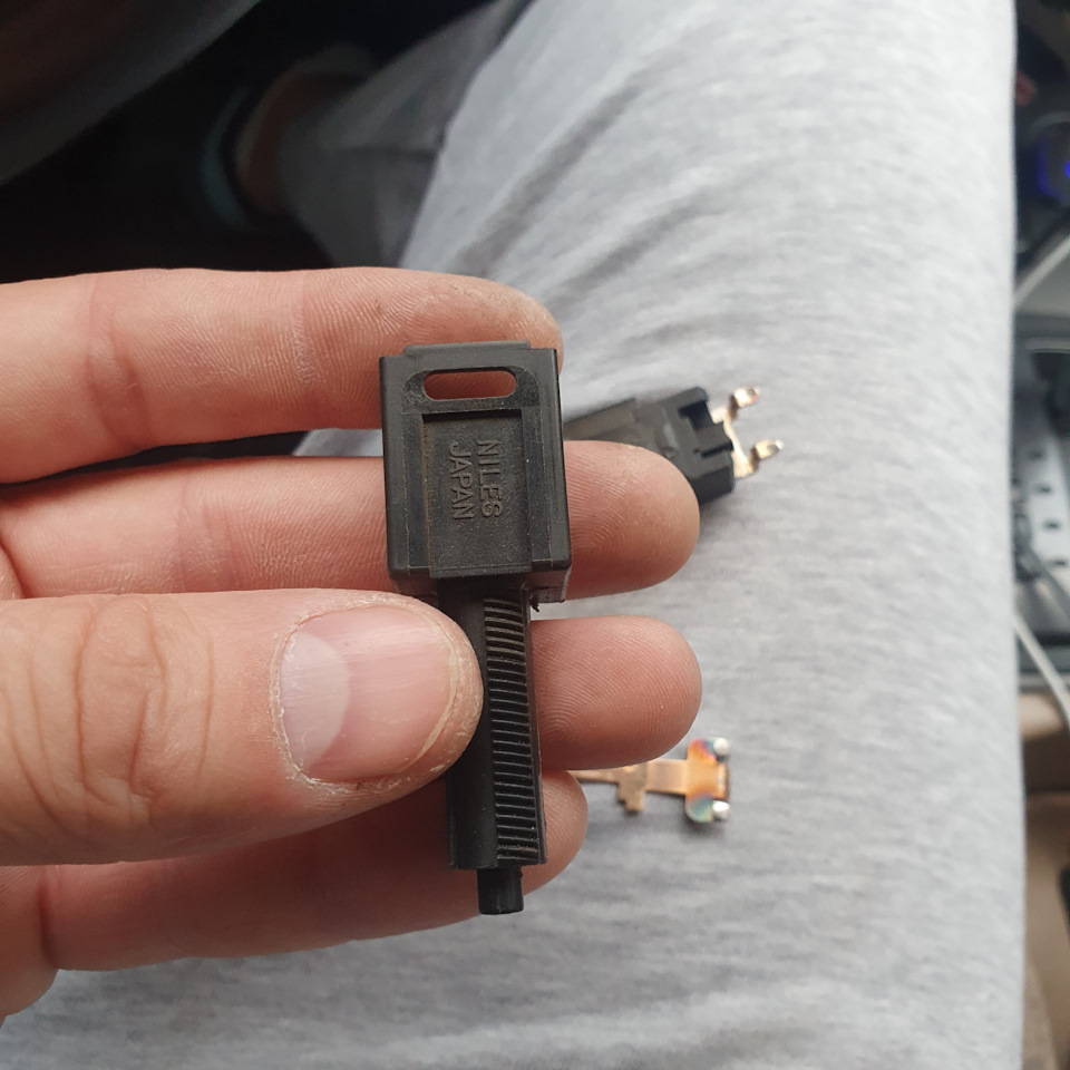 Лягушка стоп сигналов — Nissan Primera (P11-144), 2 л, 2000 года ...