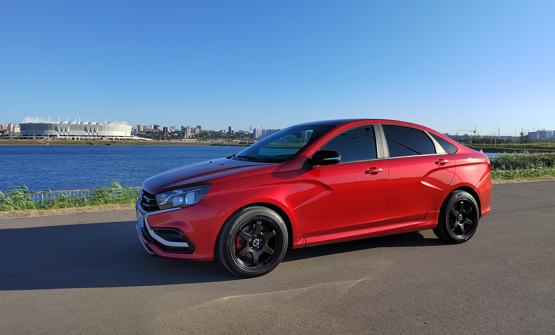 Lada Vesta Sport красная