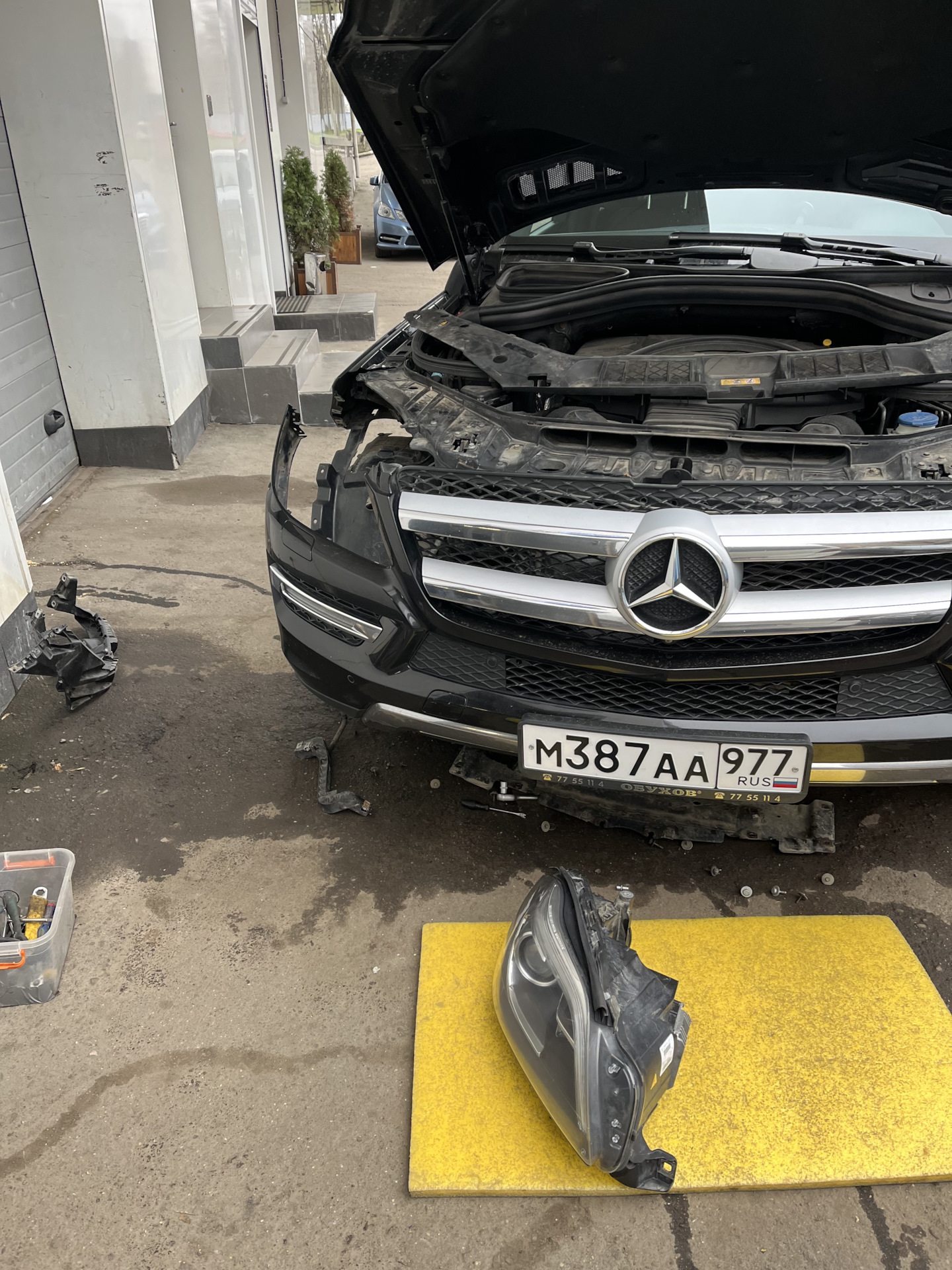 Довожу до отличного состояния после покупки. Фара правая. — Mercedes-Benz  GL-class (X166), 3 л, 2014 года | визит на сервис | DRIVE2