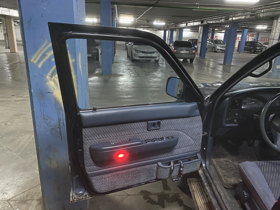 Дверные уплотнители — Toyota 4Runner II, 3 л, 1993 года | запчасти | DRIVE2