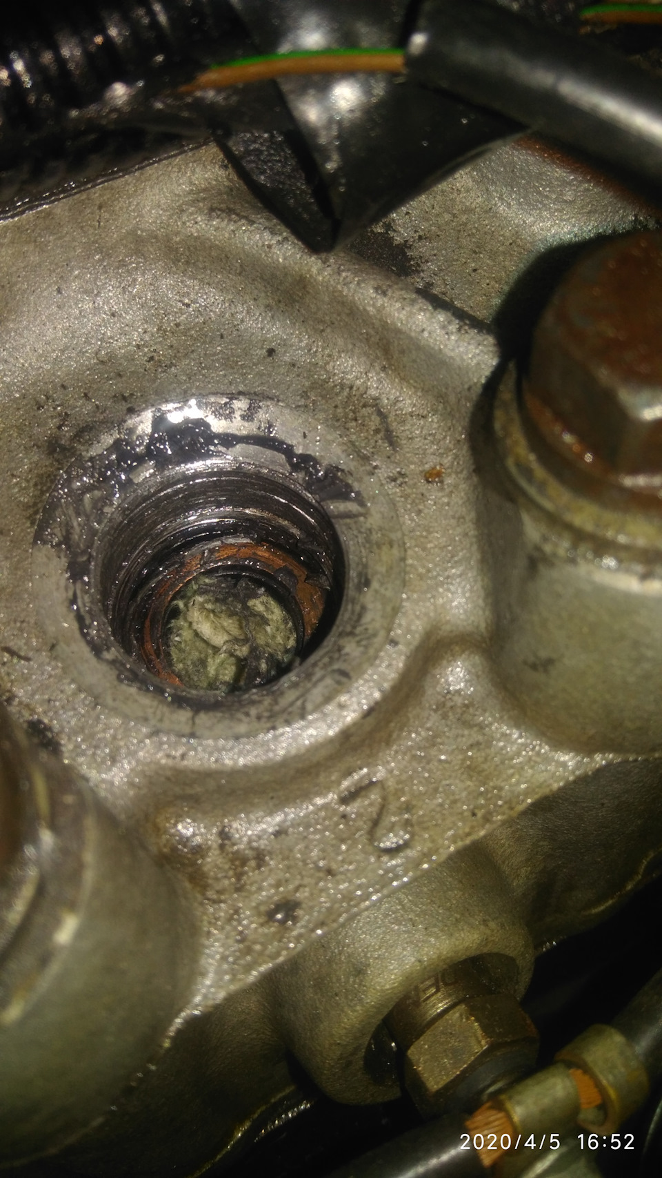 Сорвал резьбу в головке — Ford Scorpio I, 2,5 л, 1991 года | поломка ...