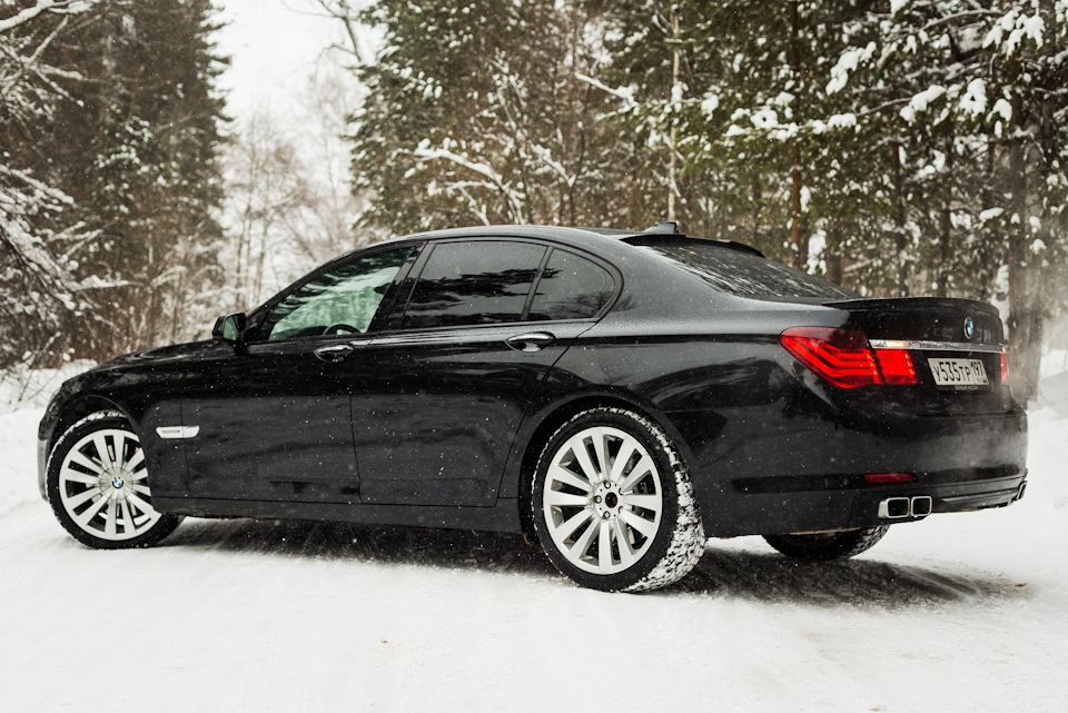 4. Bmw 750li 2009. Bmw 7 m 2012. Bmw 750li 2011. Бмв 7 2009.