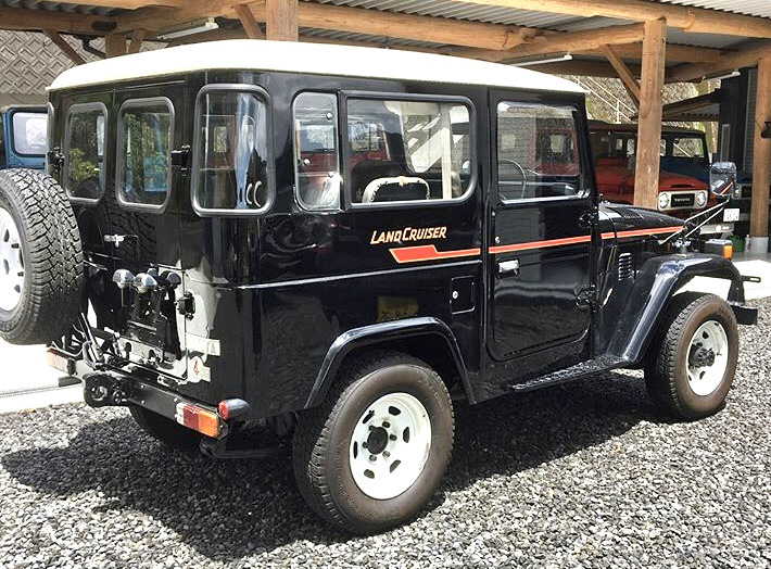 Многообразие вариантов, но только для своих — Toyota Land Cruiser 40