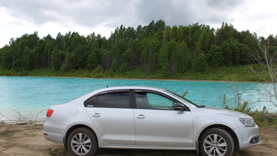 Крышка на бачок омывателя — Volkswagen Jetta VI, 1,6 л, 2013 года ...