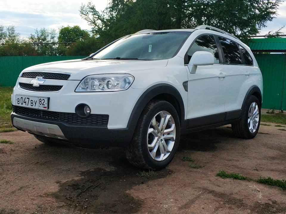 Chevrolet captiva 2010. Шевроле Каптива 2010. Chevrolet Captiva 3.2 белая. Chevrolet Captiva 2.4 2010. Шевроле Каптива 2010 2.4 автомат.