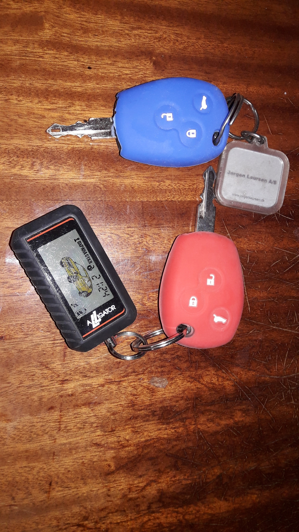 Сигнализация — Opel Vivaro (1G), 2 л, 2013 года | аксессуары | DRIVE2