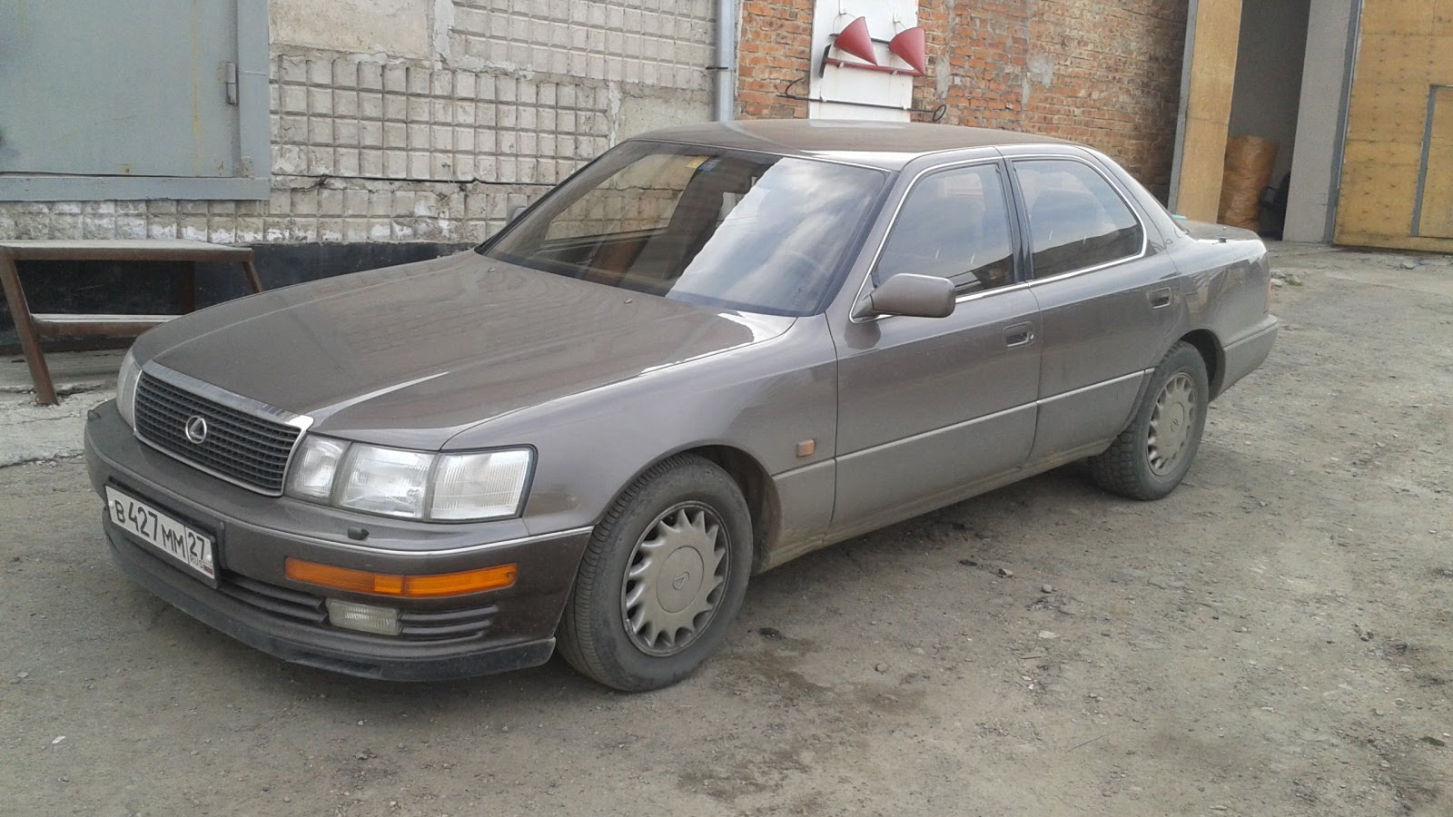 Lexus LS (UCF10) 4.0 бензиновый 1991 | Японская. Жирная. Баржа. на DRIVE2